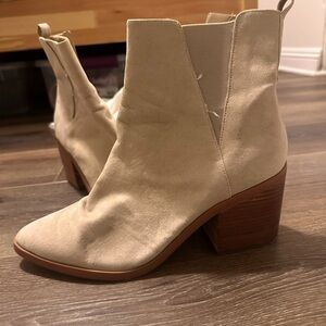 BP Ankle booties in Taupe